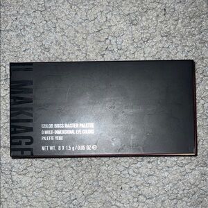 IL MAKIAGE Eye Palette with Multi-Dimensional Shades